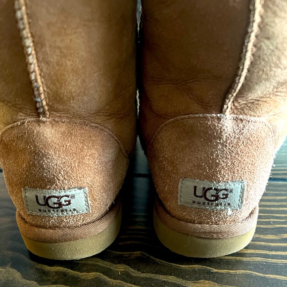 UGG Classic Short Boot Size 6 - Picture 2 of 6